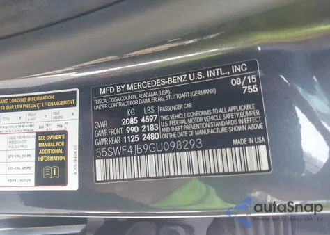 2016 Mercedes-Benz C 300 Sport z USA, uszkodzony, nr VIN 55SWF4JB9GU098293